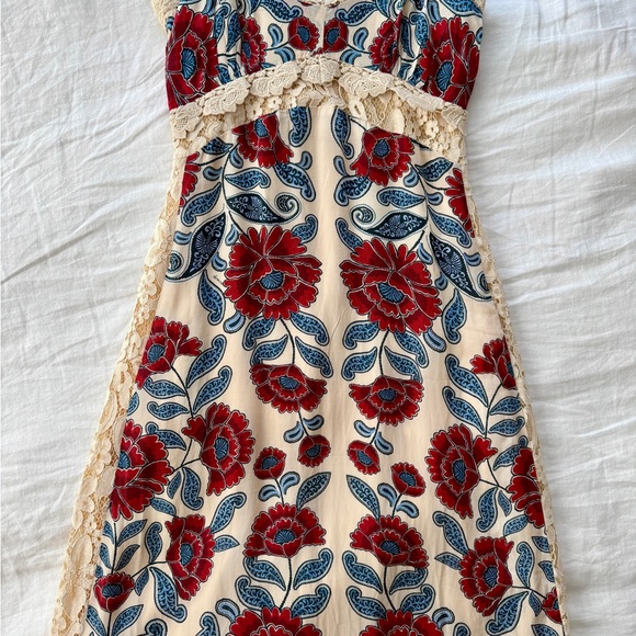 NWT FARM Rio Francesca Sand Midi Dress Cream with Red and Blue Floral Design - Picture 7 of 8